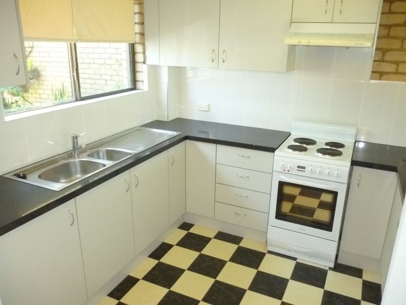 1/4 Broadwater Avenue, Maroochydore, QLD 4558