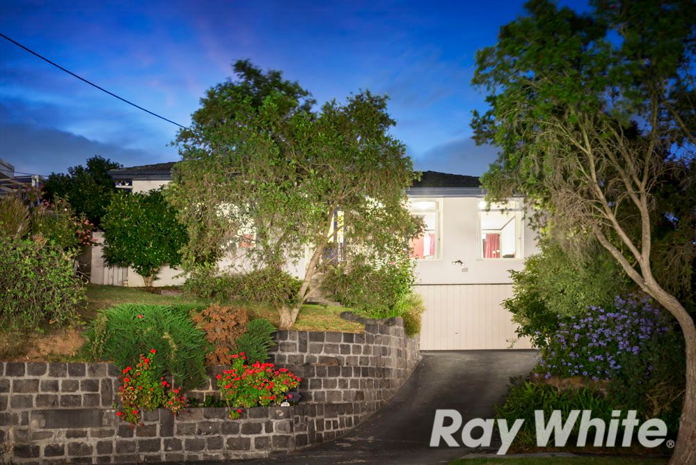 77 Chatsworth Quadrant, Templestowe Lower VIC 3107