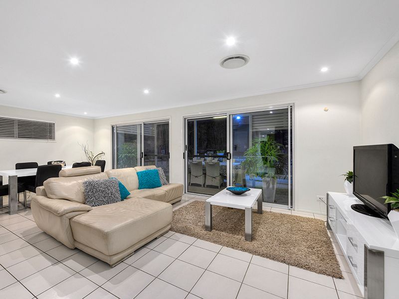 13 McIntyre Street, Wooloowin, QLD 4030