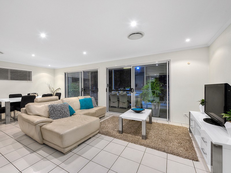 13 McIntyre Street, Wooloowin, QLD 4030