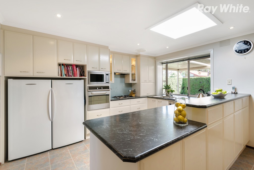 132 Berrabri Drive, Scoresby, VIC 3179