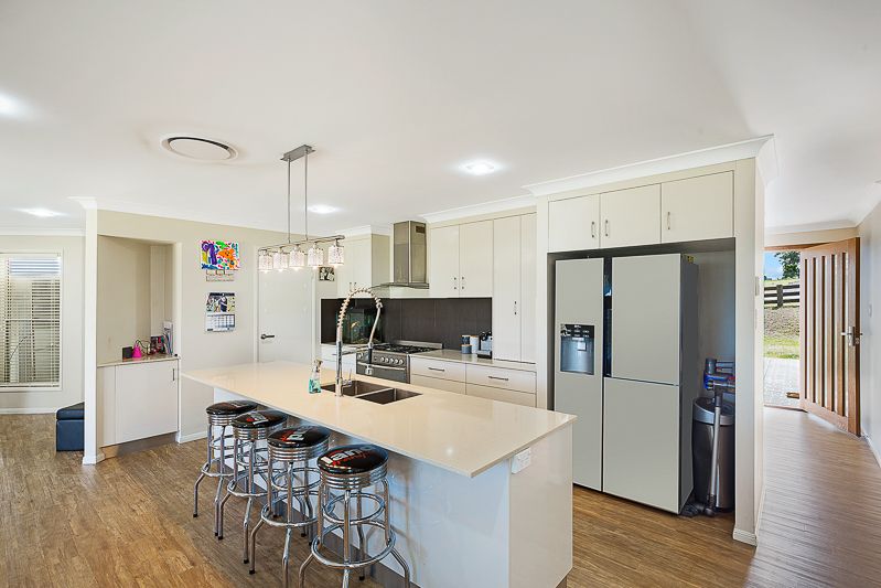 7 Zeller Avenue, Preston, QLD 4352