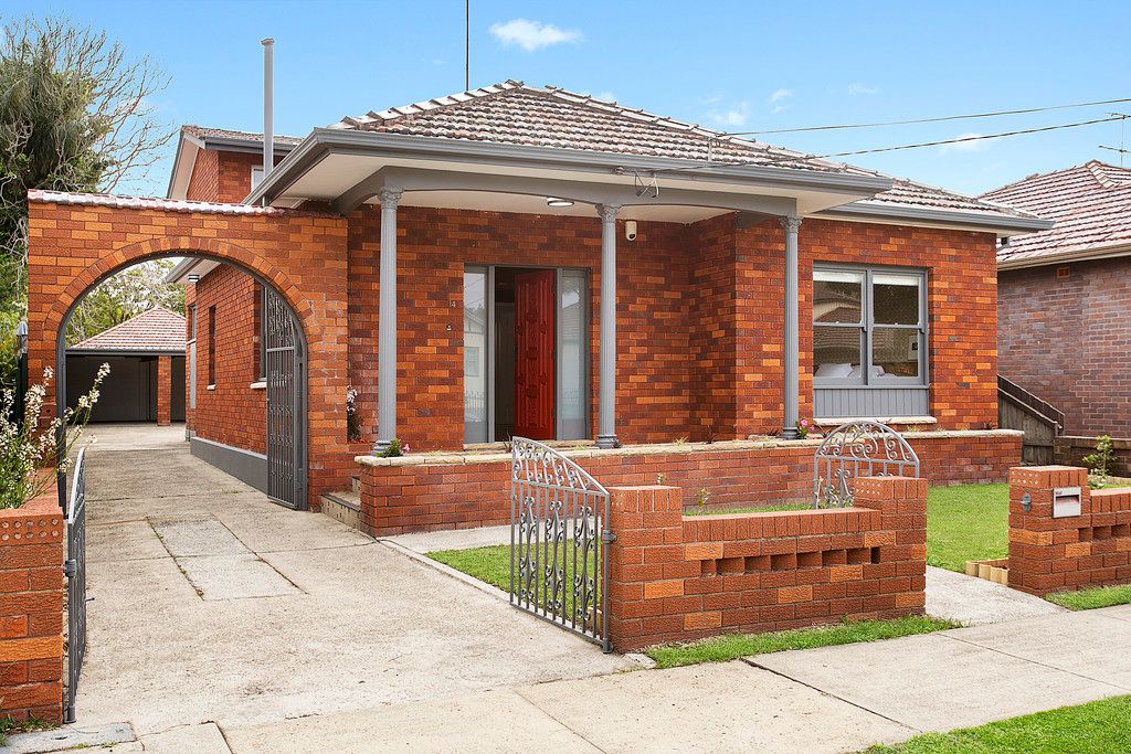 14 Hinkler Street