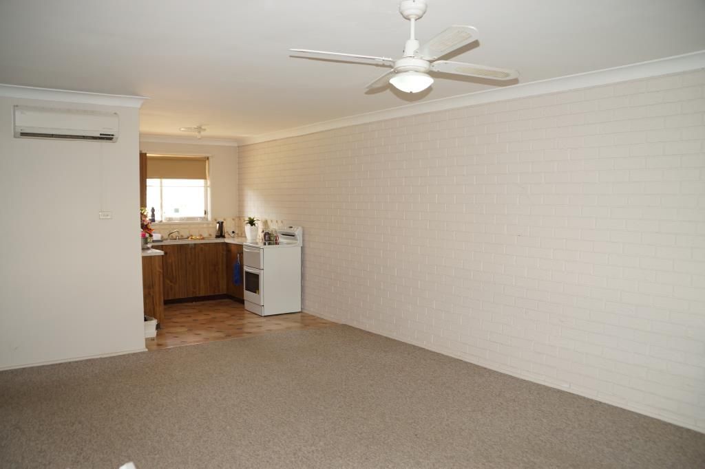 2/8 Forrest Crescent, Dubbo, NSW 2830