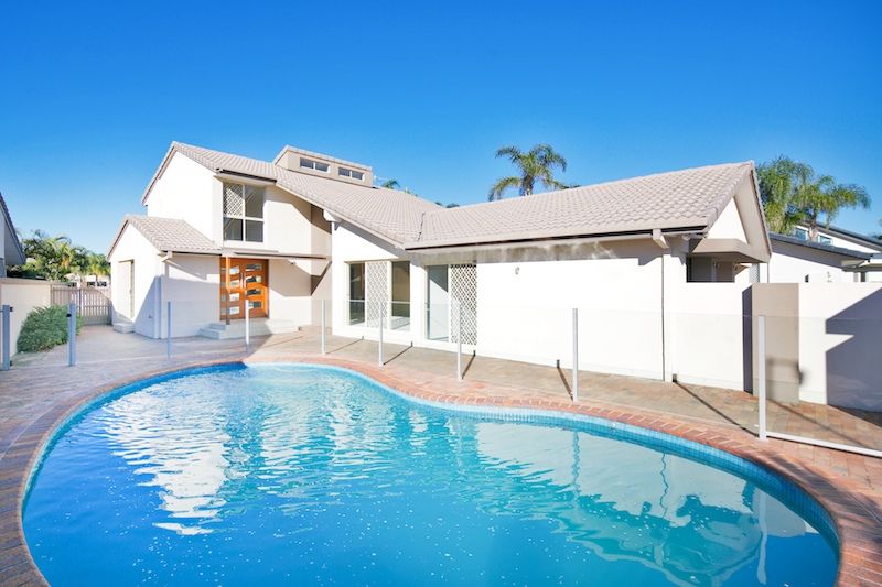 5 Smugglers Place, RUNAWAY BAY, QLD 4216