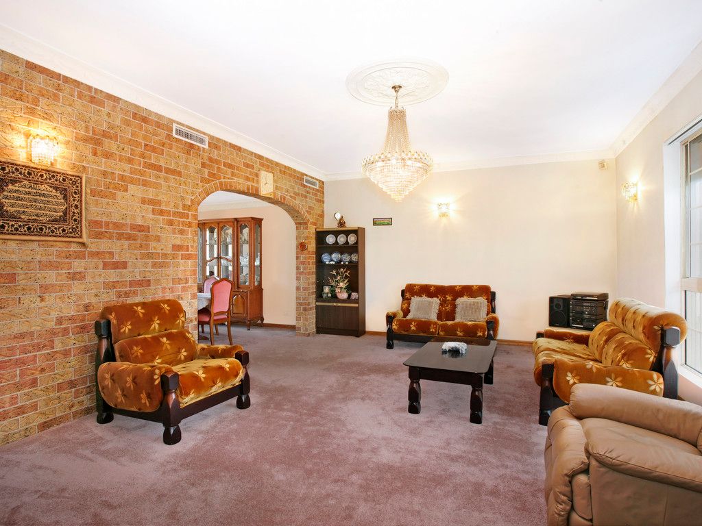 11 Kirkton Place, Edensor Park, NSW 2176