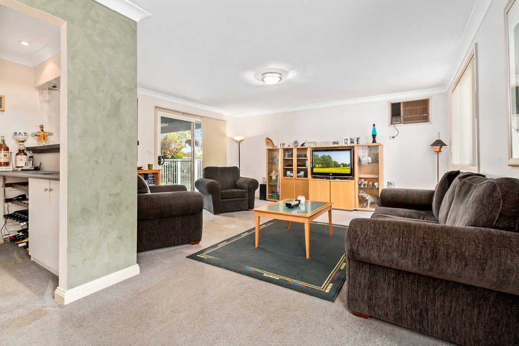 4 Myora Close, Green Valley, NSW 2168