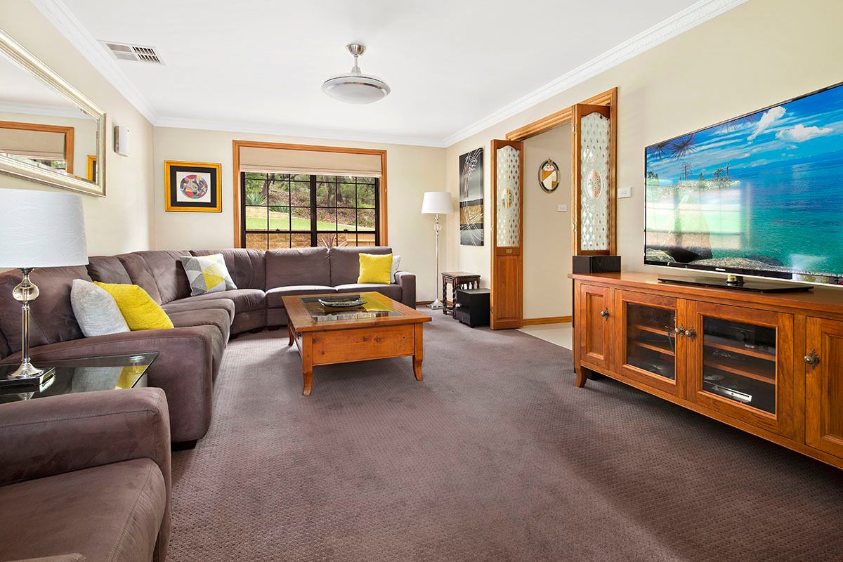 16 Moreton Road, Illawong, NSW 2234
