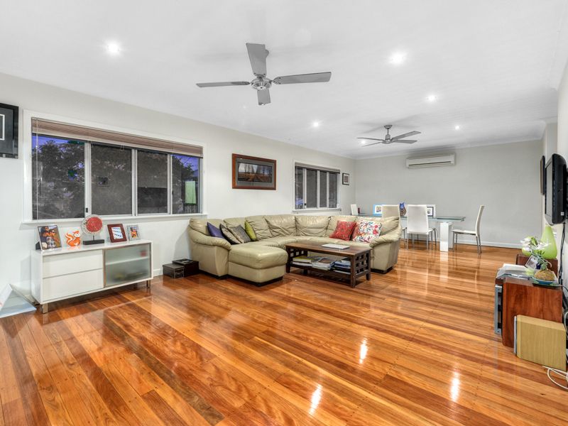 26 Melbourne Avenue, Camp Hill, QLD 4152