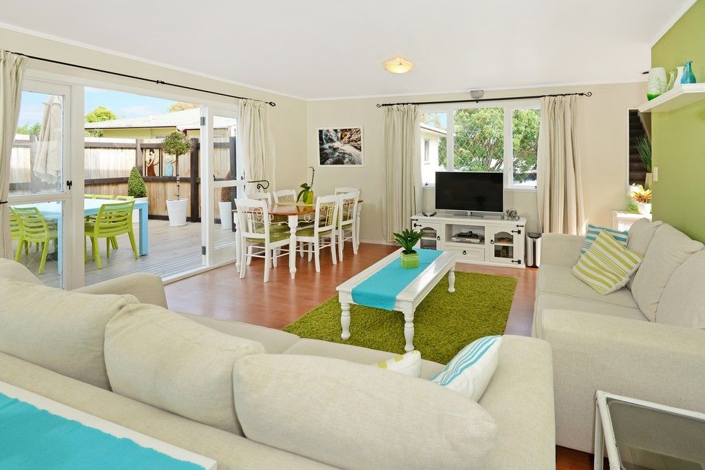 15B Lynn Road, Bayview, North Shore City