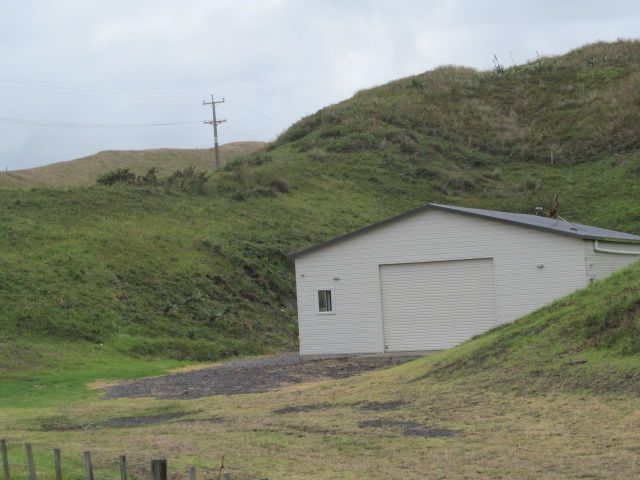 Karioitahi, Franklin