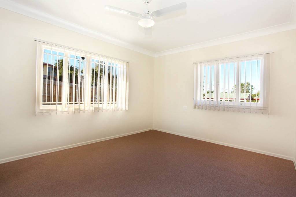 1 Deramore Street, Wavell Heights, QLD 4012