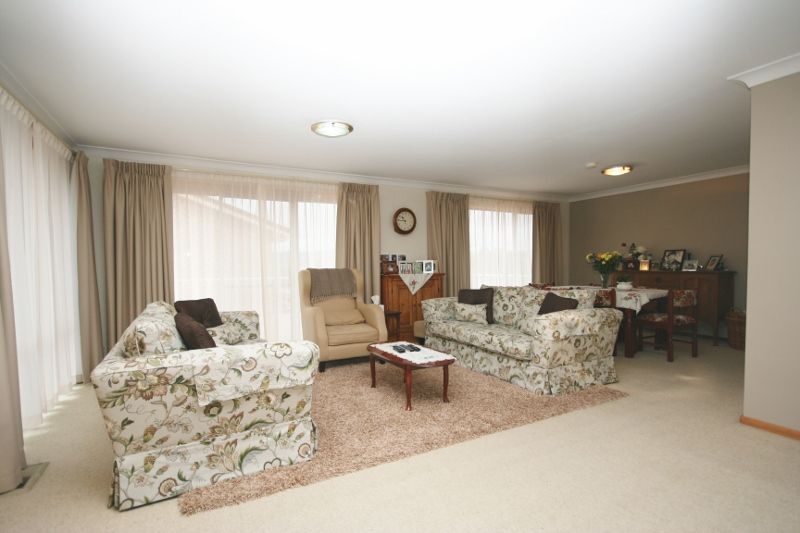 6 Rowley Place, Queanbeyan, NSW 2620