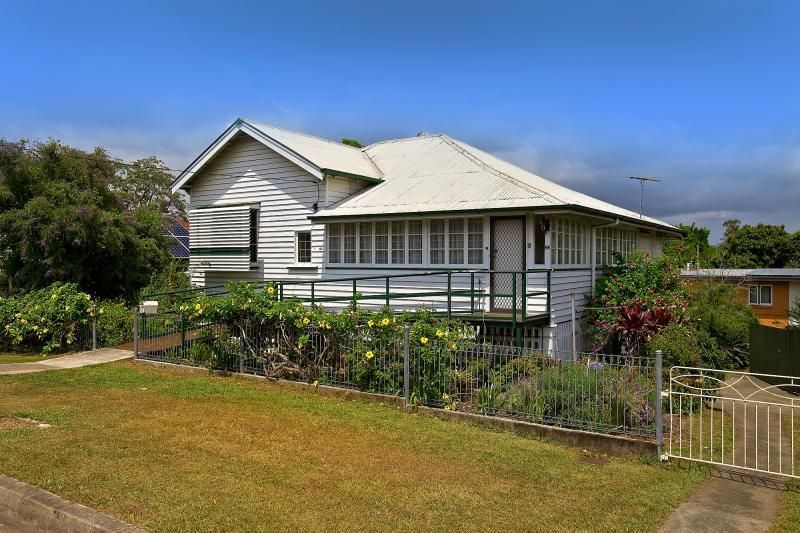 33 Cameron Street, Fairfield, QLD 4103