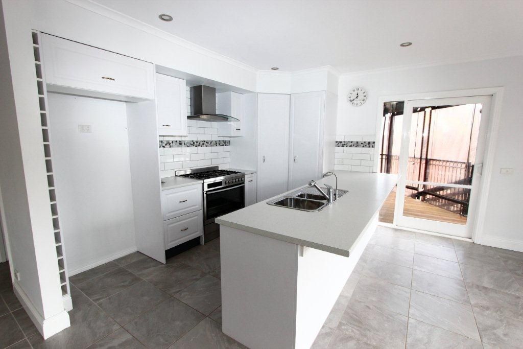42 Brolga Crescent, Wandana Heights, VIC 3216