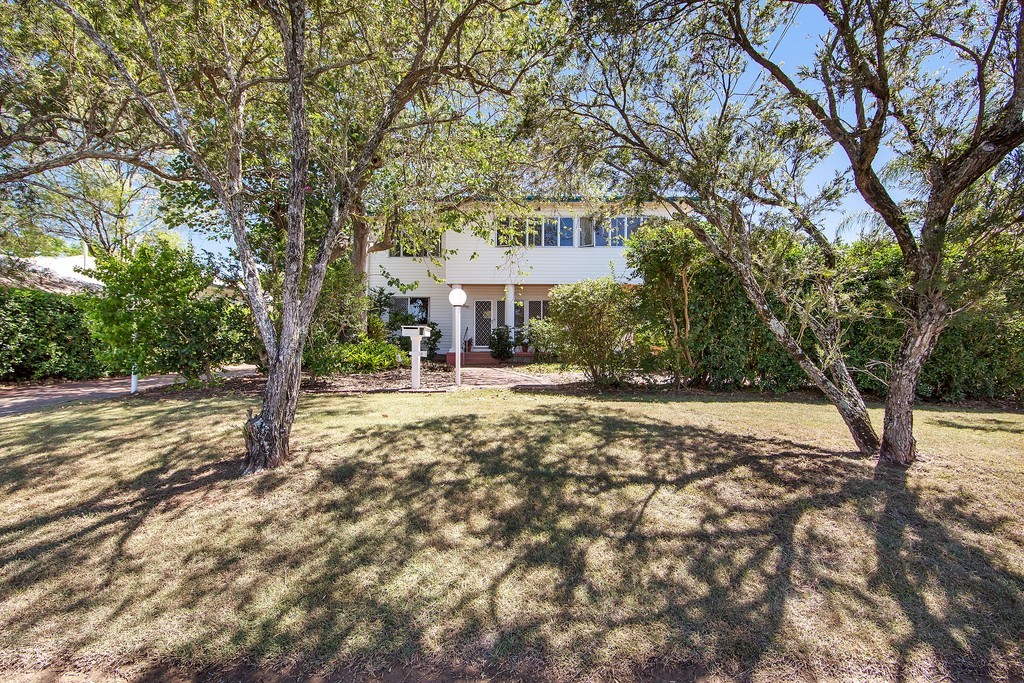 4 Idolwood Street, Eastern Heights, QLD 4305
