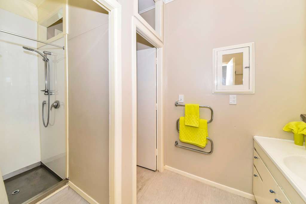 101B Luke Street East photo 3
