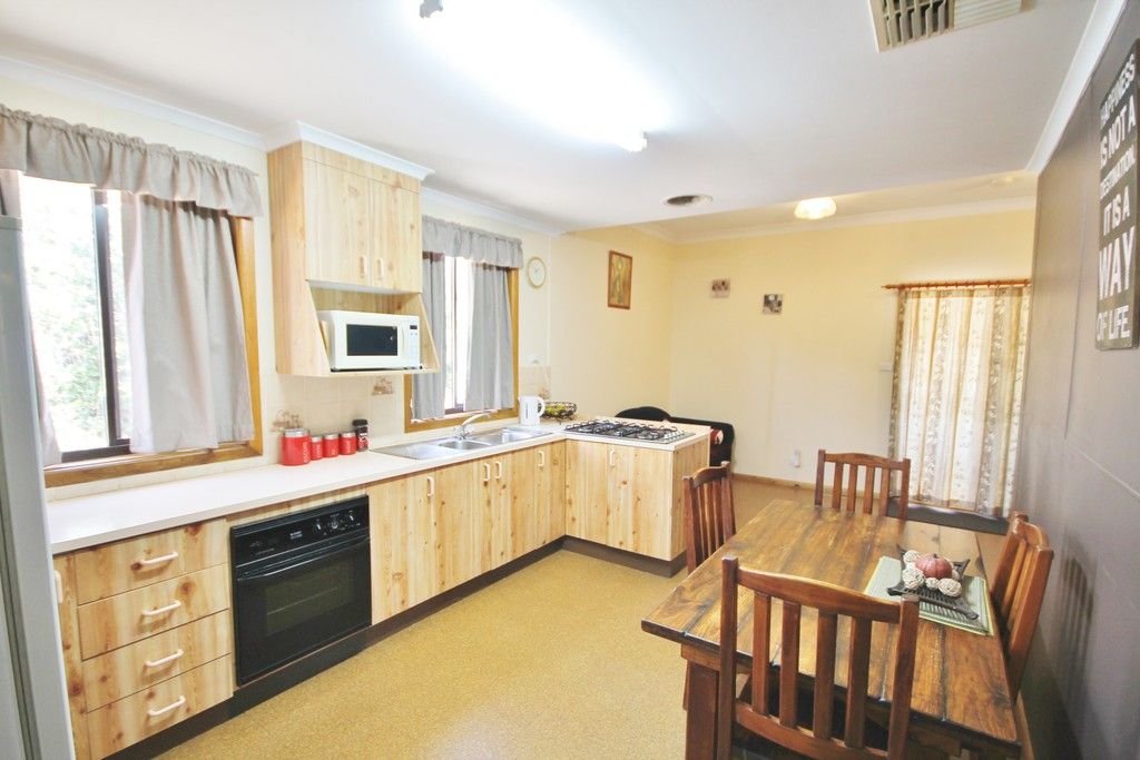 22 Brock Street, Young, NSW 2594