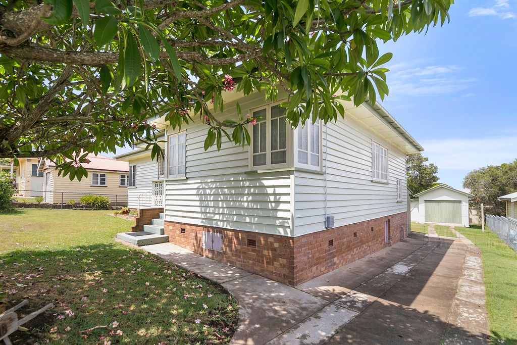 2 Schelbach Street, Booval, QLD 4304