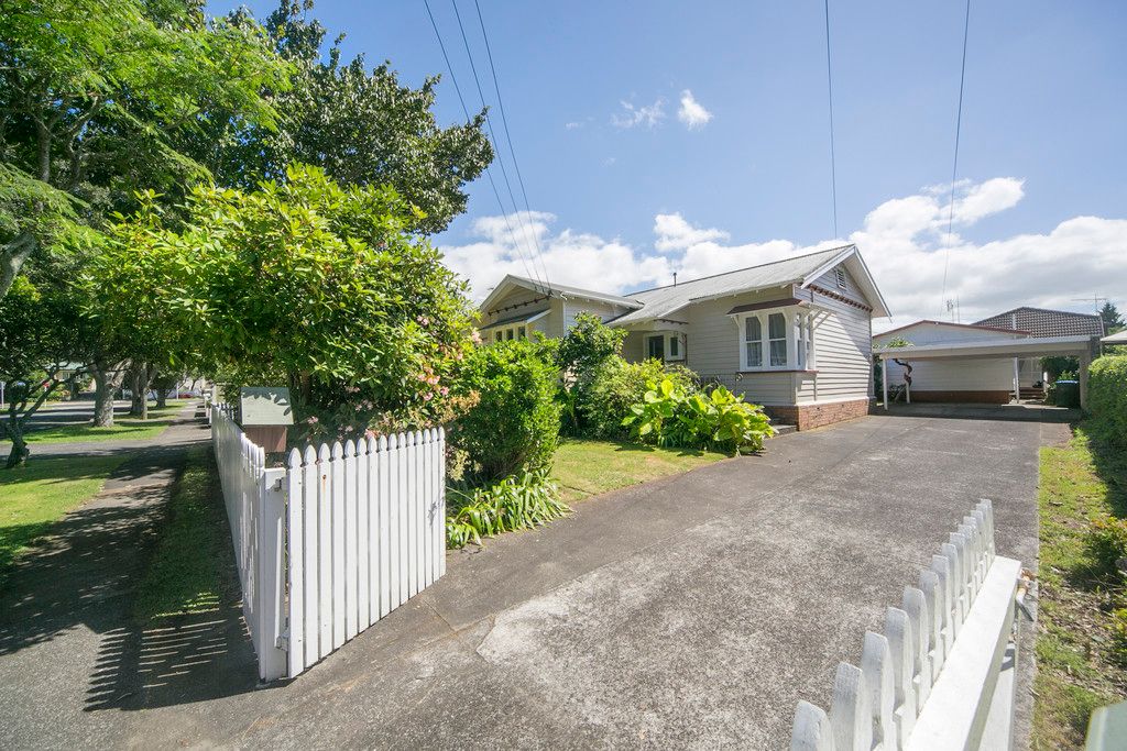 19 Oak Street, Royal Oak, Auckland City