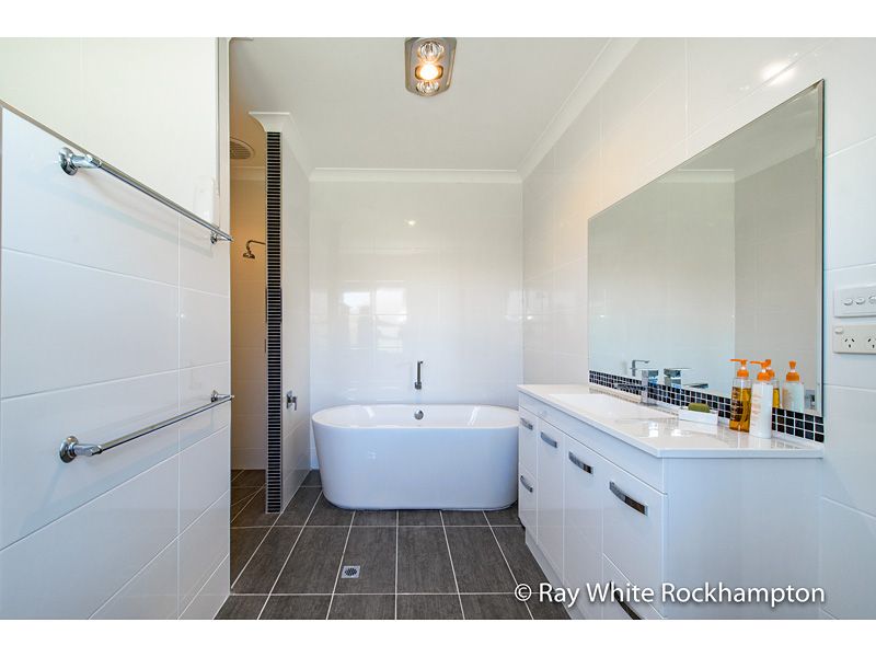 2 Jewell Court /12 Plover Street, Parkhurst, QLD 4702