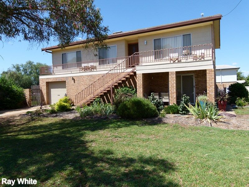 8 Barwin Street