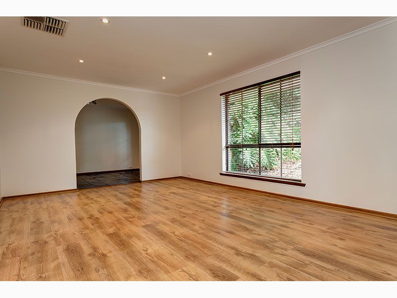 37 Pine Drive, Aberfoyle Park, SA 5159