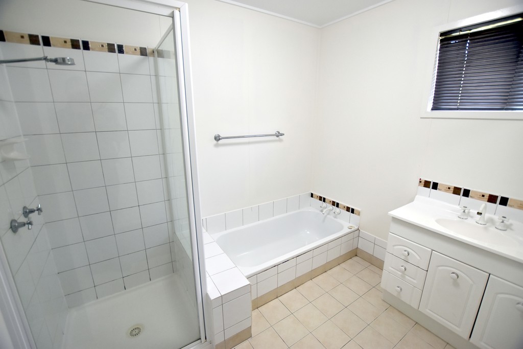 20 Hibiscus Avenue, Kin Kora, QLD 4680
