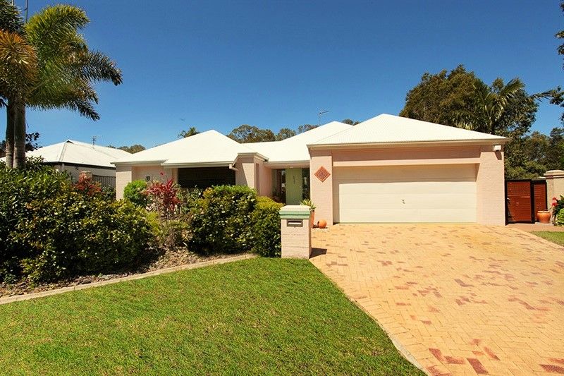 2 Lytham Court, Twin Waters, QLD 4564