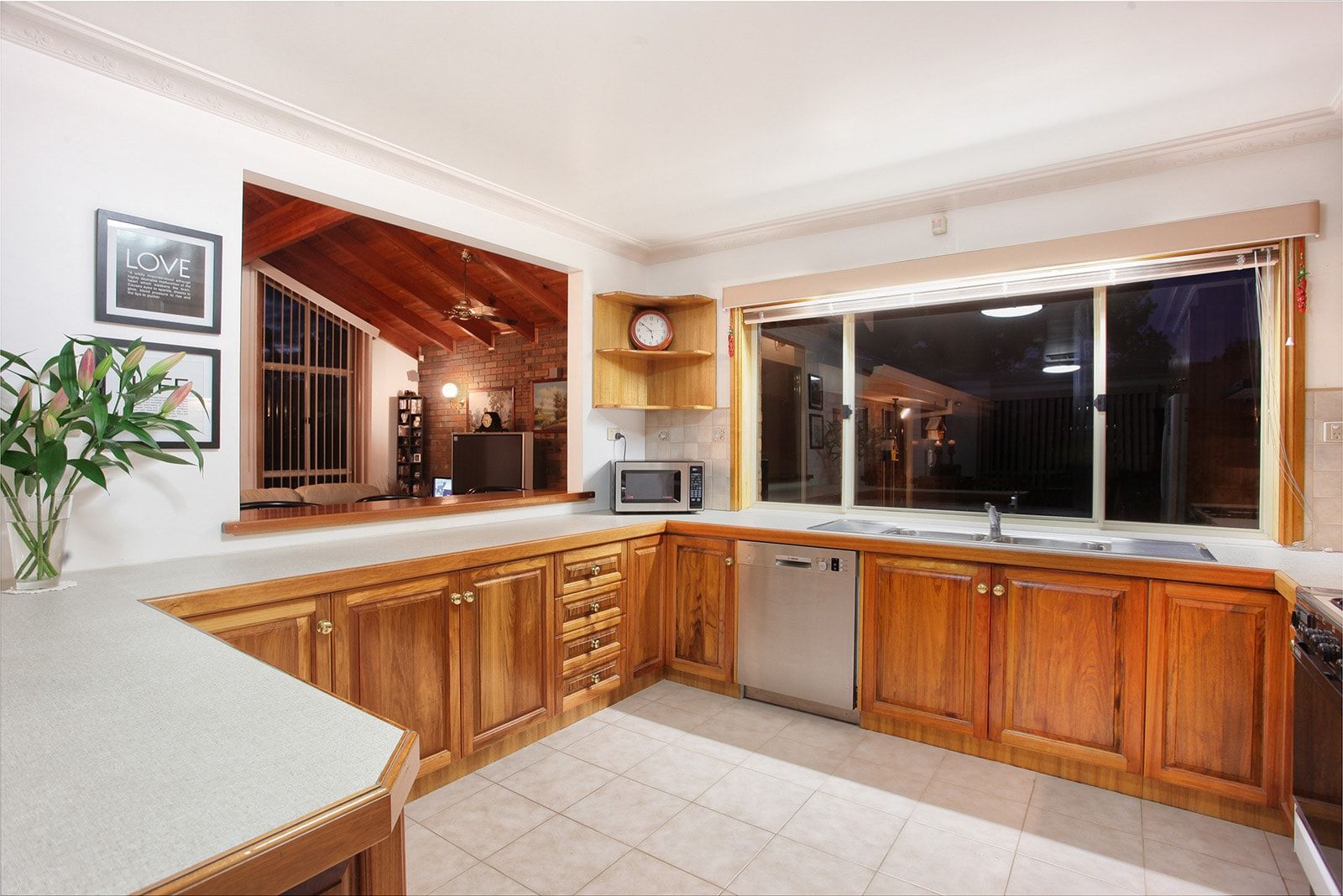 18 Dunraven Court, Sydenham, VIC 3037