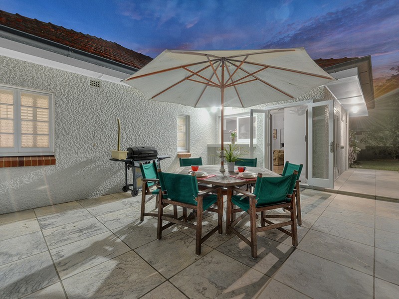 8 Keera Street, Coorparoo, QLD 4151