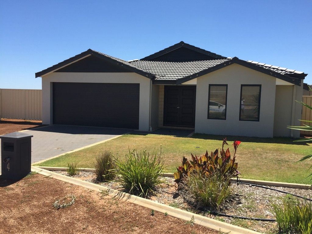 4 Wildwave Bend, Wandina, WA 6530