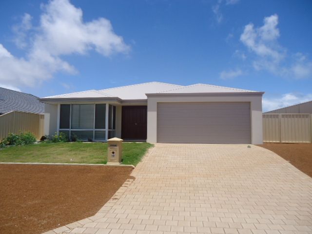 12 Wildwave Bend, Wandina, WA 6530