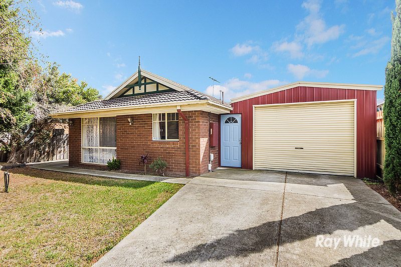 18 Friendship Close, Cranbourne West VIC 3977