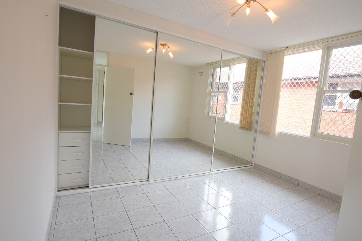 4/10 RENOWN Avenue, Wiley Park, NSW 2195