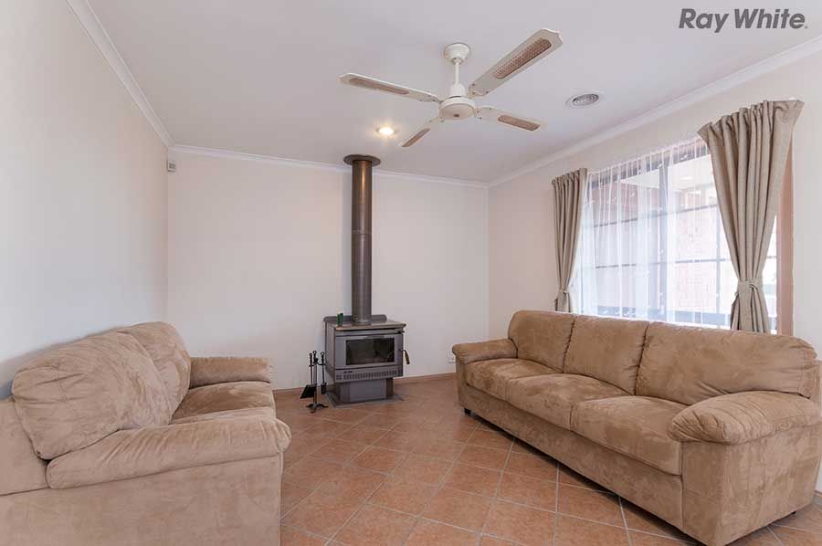 24 Longhurst Crescent, Hillside, VIC 3037