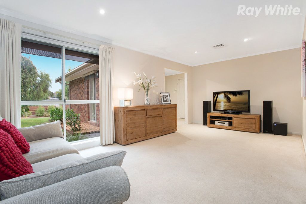 11 Sheraton Crescent, Ferntree Gully, VIC 3156