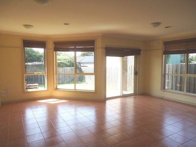 2/146 Boldrewood Parade, Reservoir, VIC 3073