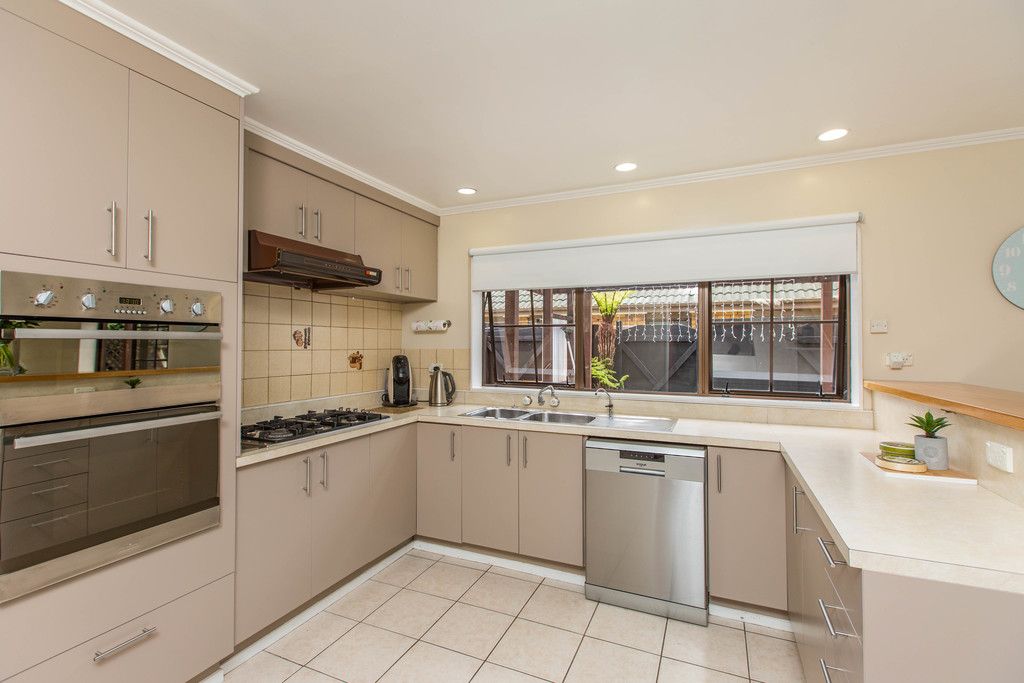 19 Cumbrian Place, Conifer Grove, Manukau City