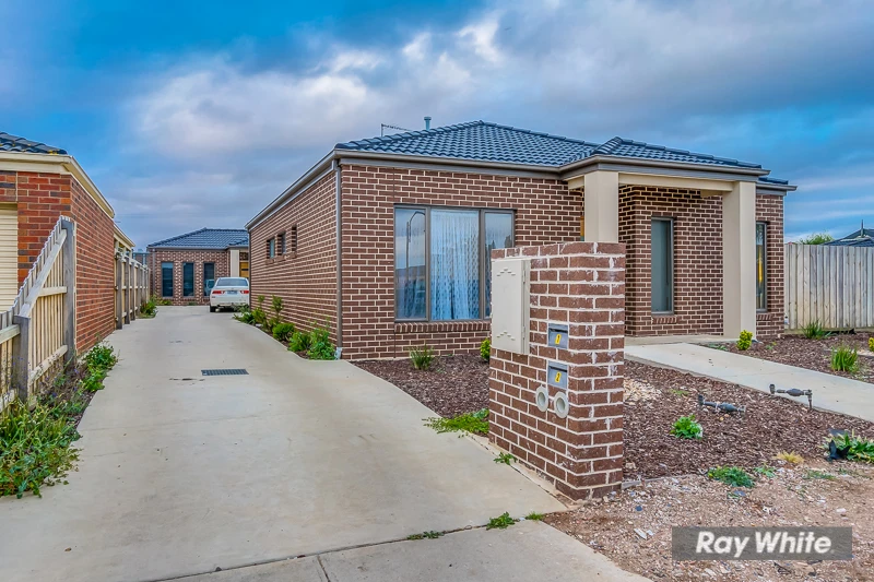 2/34 Finchley Park Crescent, Tarneit, VIC 3029