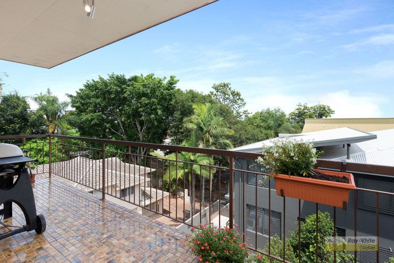 24 Stopford Street, Wooloowin QLD 4030