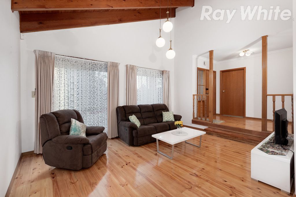 44 Kingston Town Crescent, Mill Park, VIC 3082