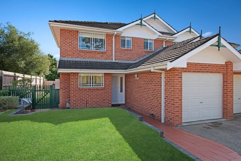 8 Fallows Way