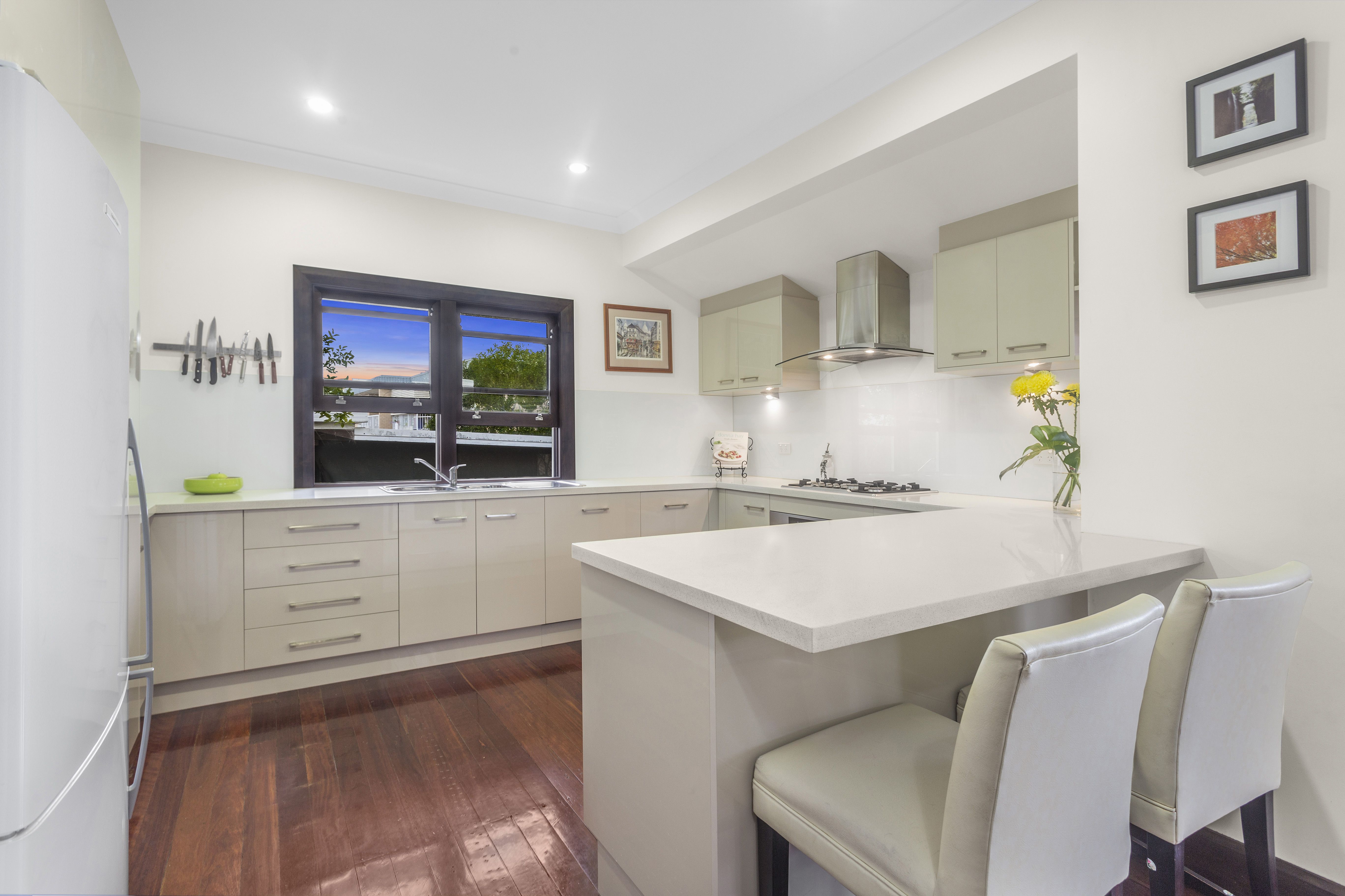 10 Bradley Avenue, Kedron, QLD 4031