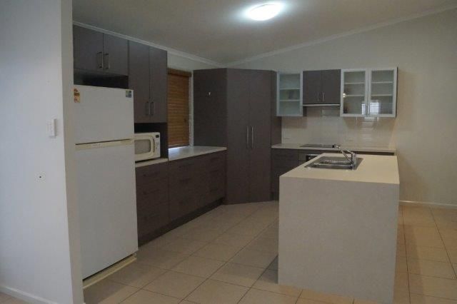 2/10 Mooney Crescent, Emerald, QLD 4720