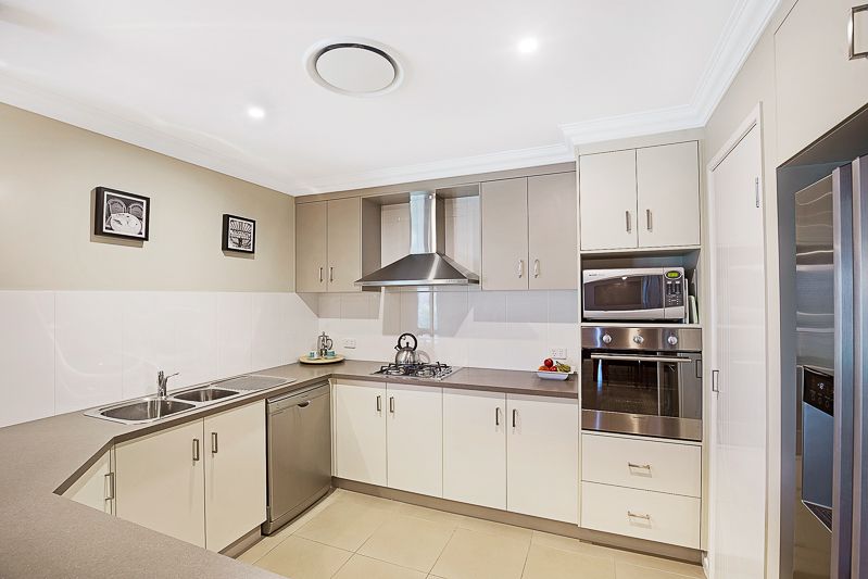 11 Kingston Road, Hodgson Vale, QLD 4352
