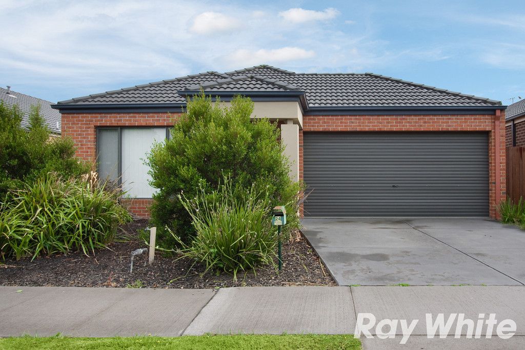 24 Joseph Banks Drive, Pakenham VIC 3810