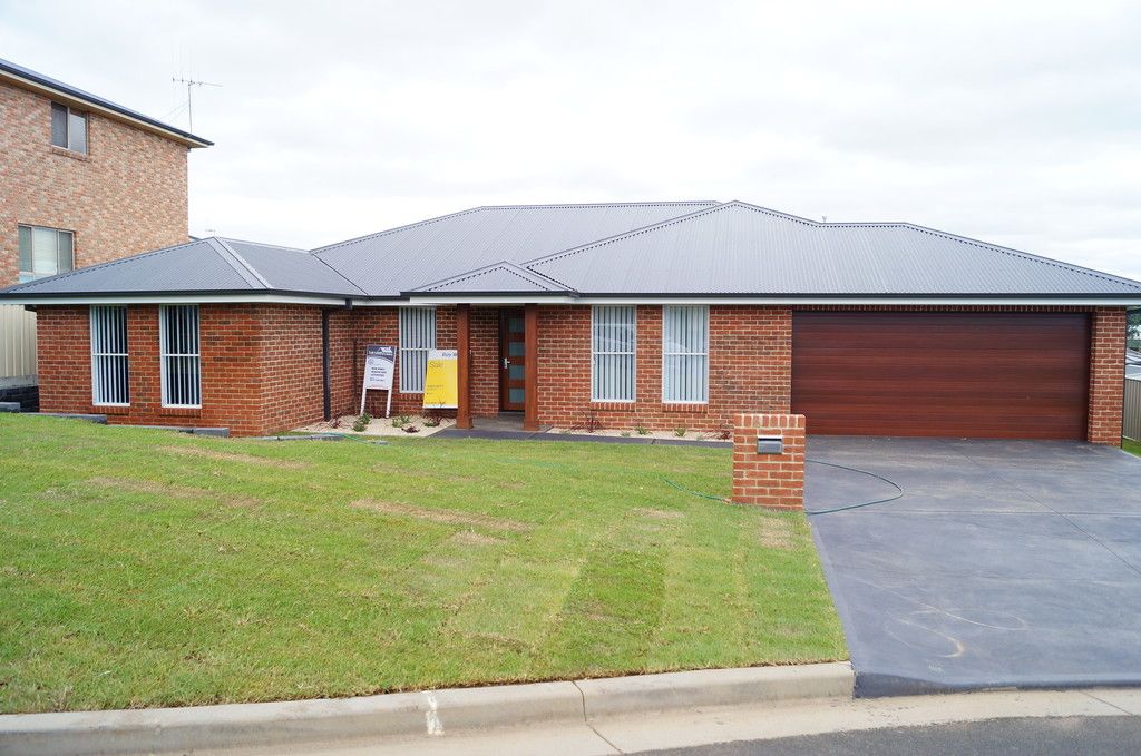 18 Bert Whiteley Place