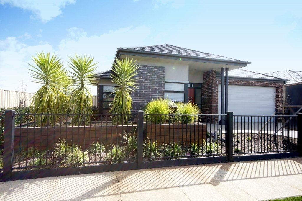 7 Caversham Drive, Pakenham, VIC 3810