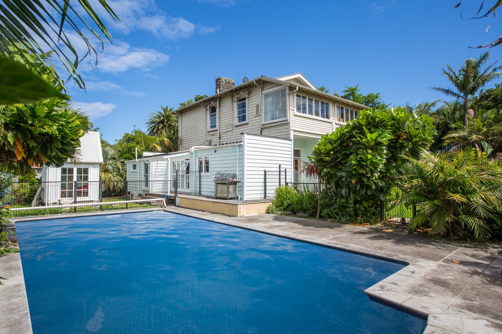 11 Coronation Road, Mangere Bridge, Manukau City